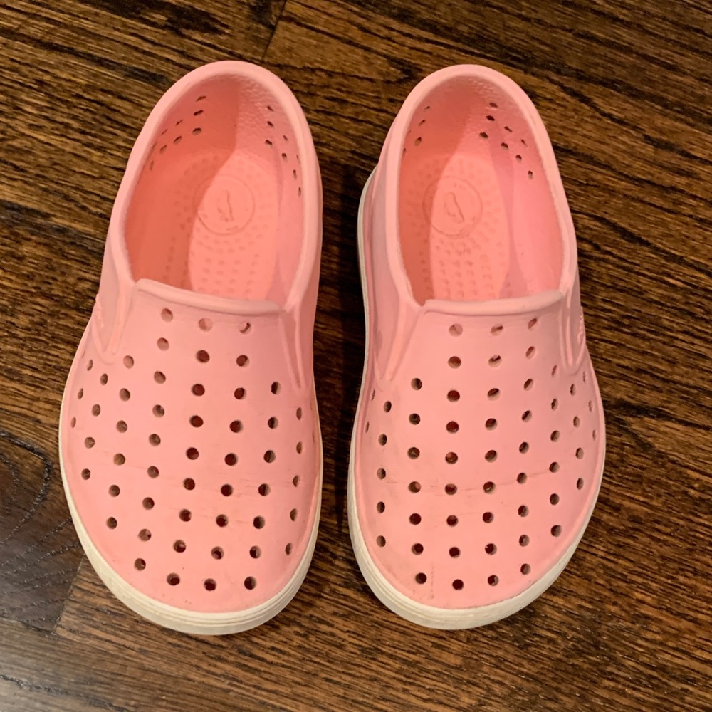 Native Miles shoes, size 7, pink